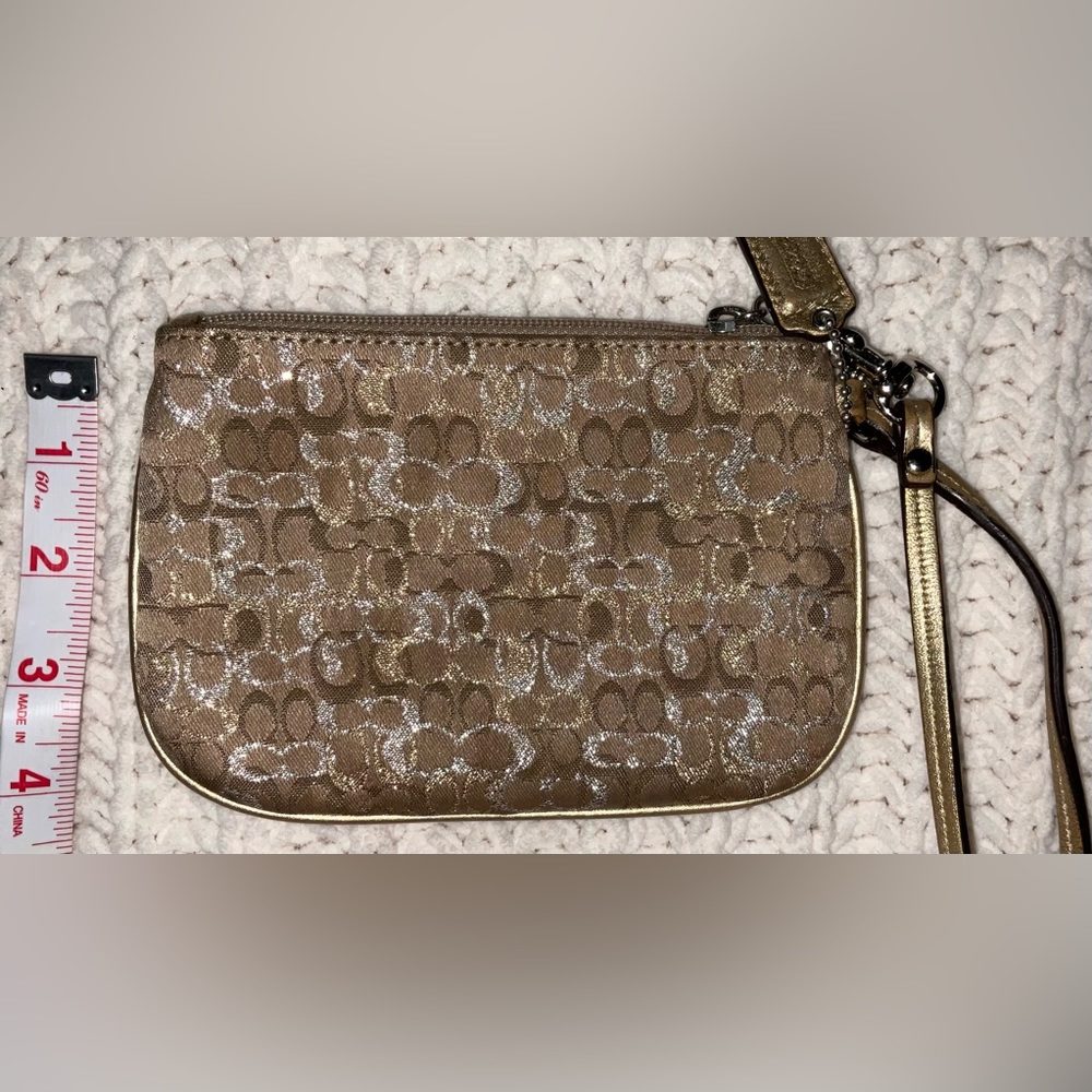Coach Wristlet Vintage in EUC